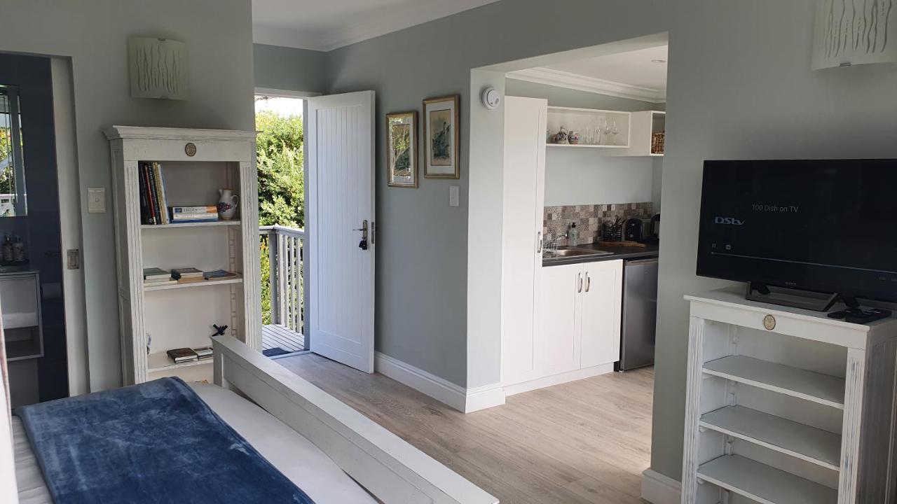 Modern Solar Powered 1 Bed Studio Apartment With Amazing Views Plettenberg Bay Exterior foto